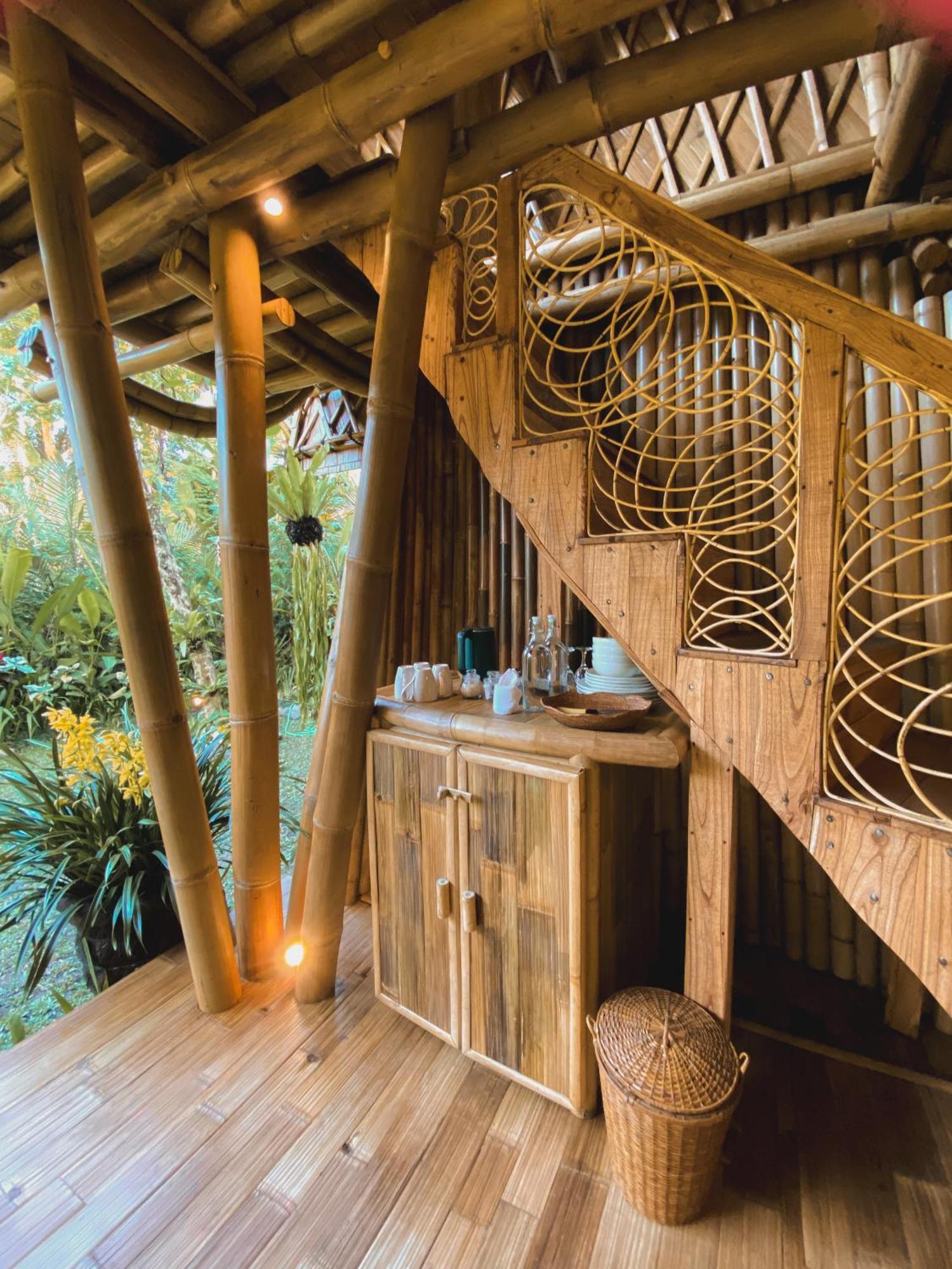サイドメン Alamvaya Bali Bamboo Houseヴィラ エクステリア 写真
