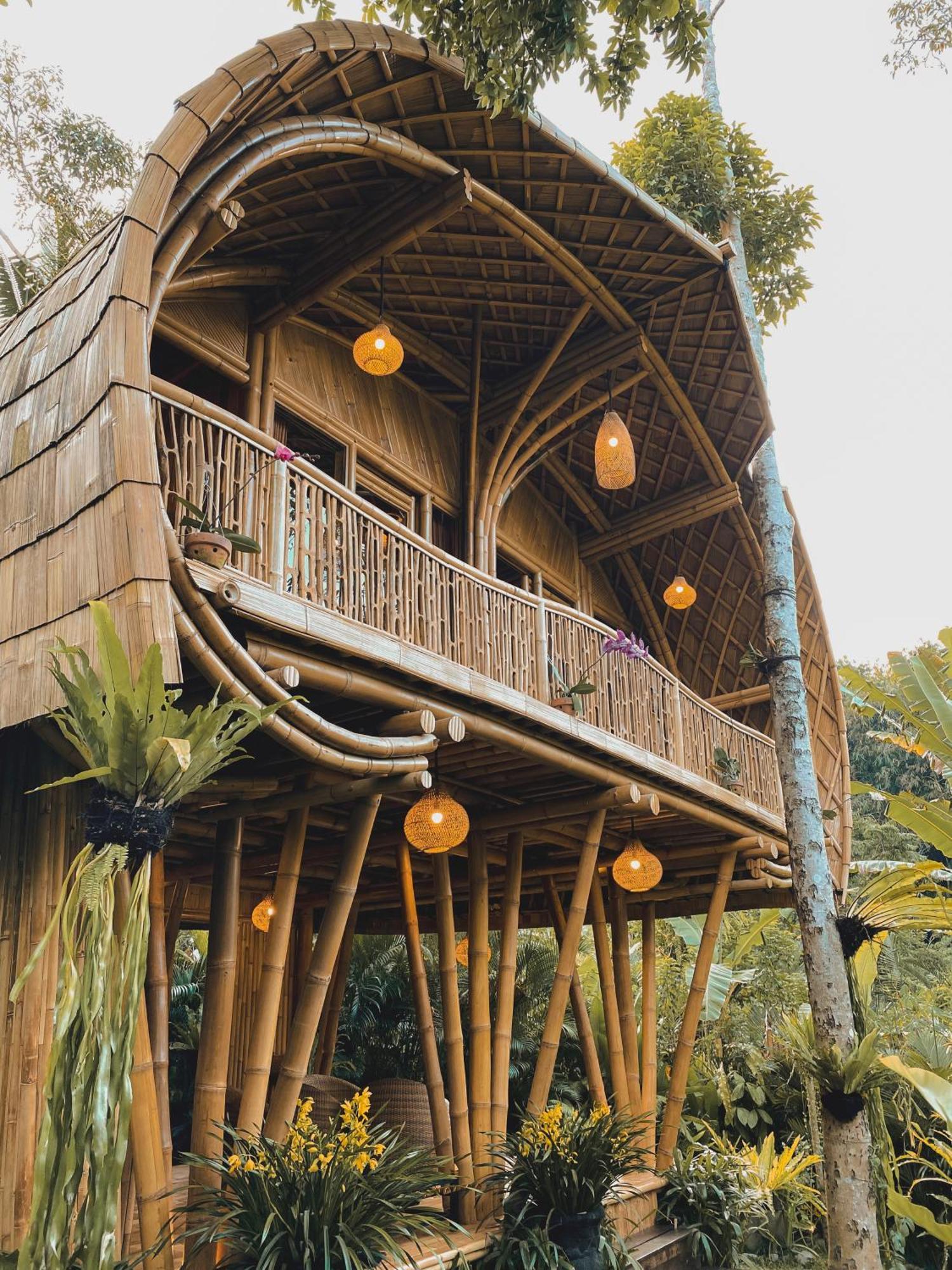 サイドメン Alamvaya Bali Bamboo Houseヴィラ エクステリア 写真