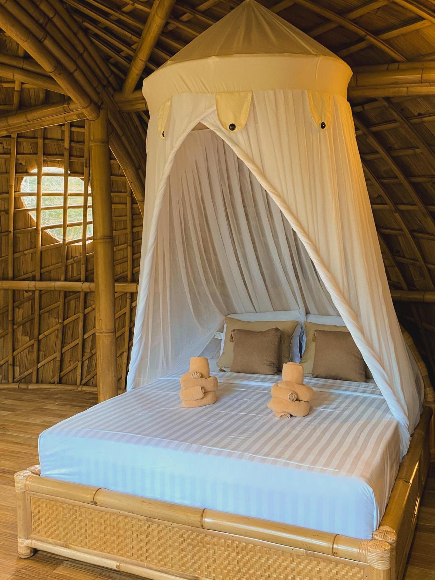 サイドメン Alamvaya Bali Bamboo Houseヴィラ エクステリア 写真