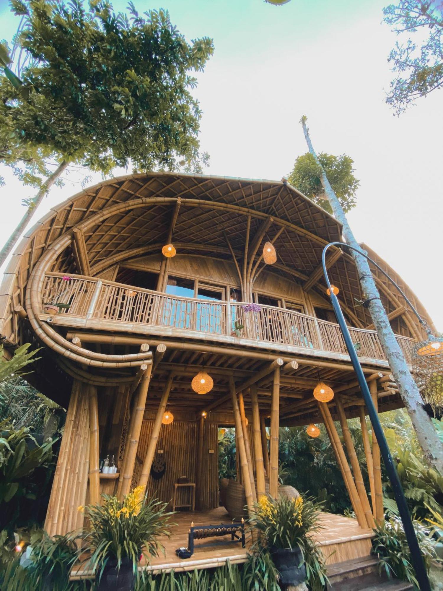 サイドメン Alamvaya Bali Bamboo Houseヴィラ エクステリア 写真