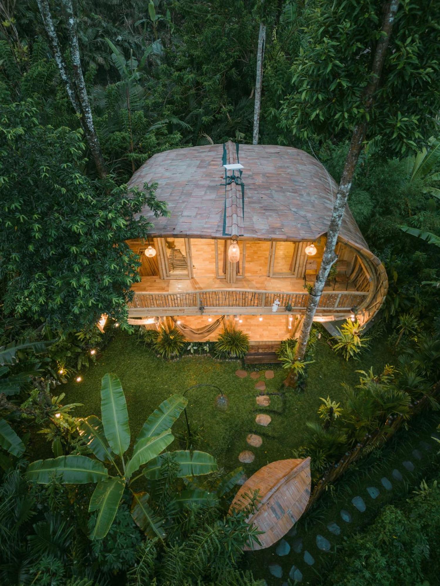 サイドメン Alamvaya Bali Bamboo Houseヴィラ エクステリア 写真