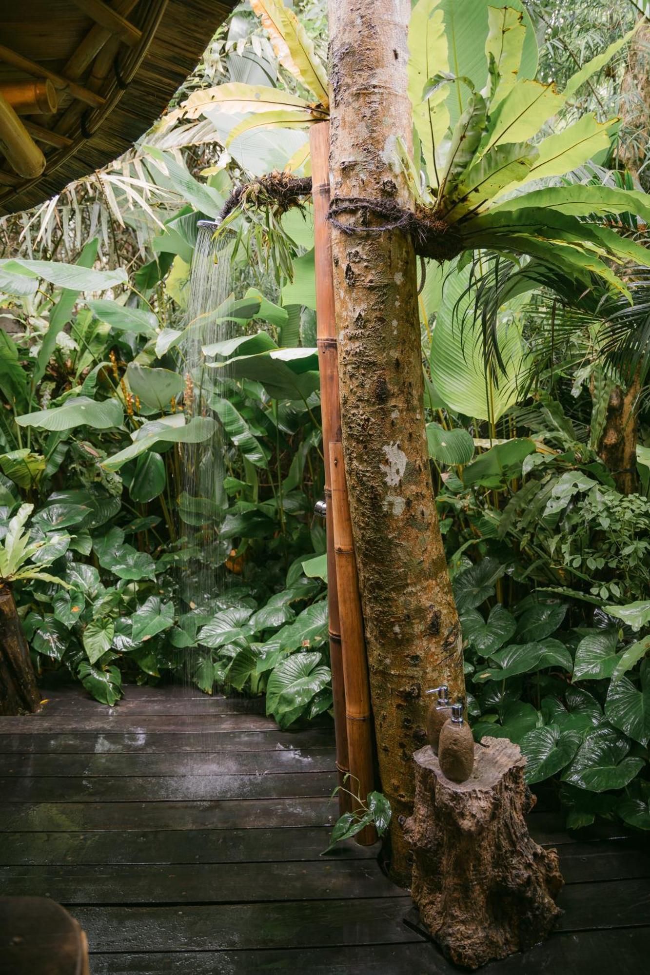 サイドメン Alamvaya Bali Bamboo Houseヴィラ エクステリア 写真