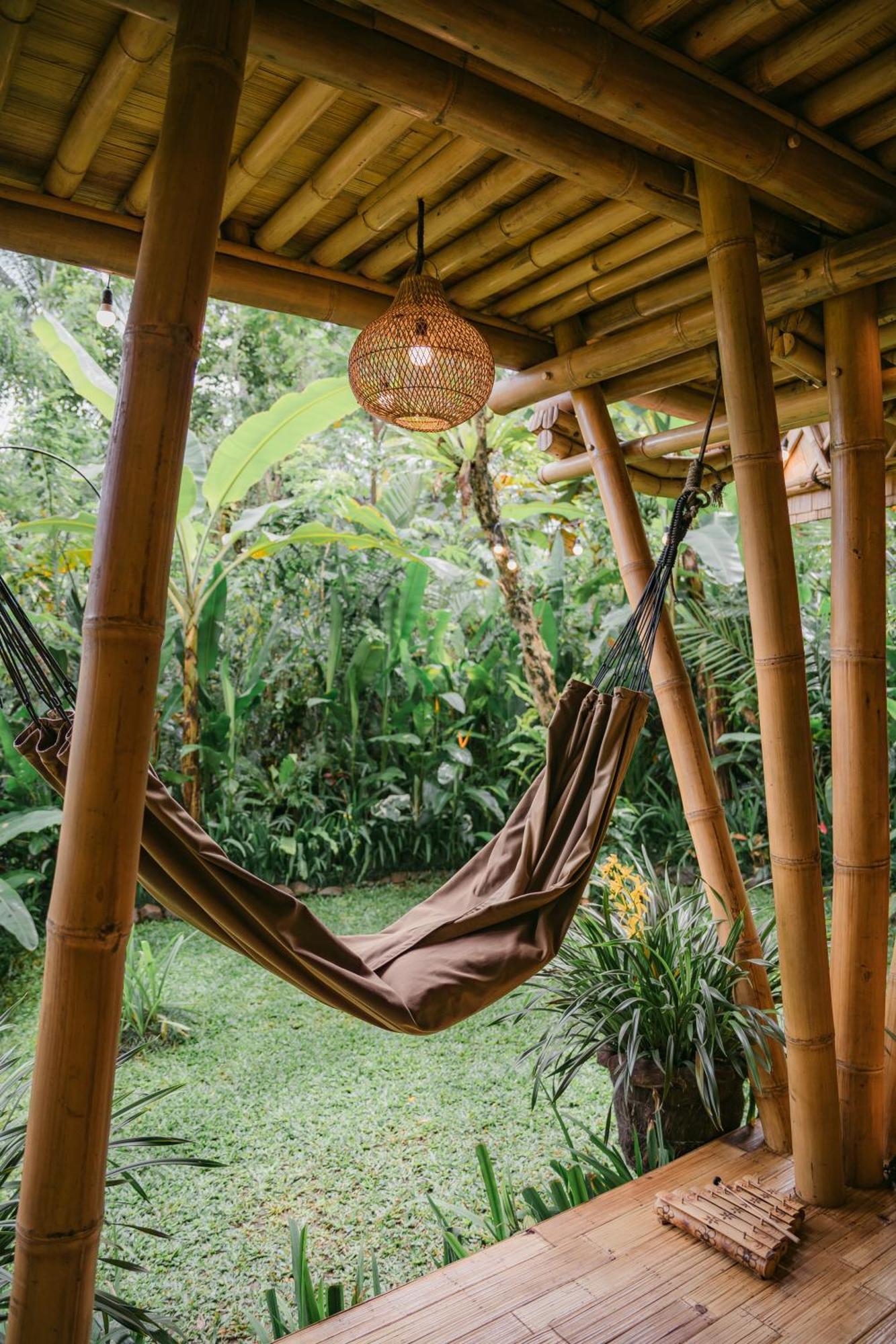 サイドメン Alamvaya Bali Bamboo Houseヴィラ エクステリア 写真
