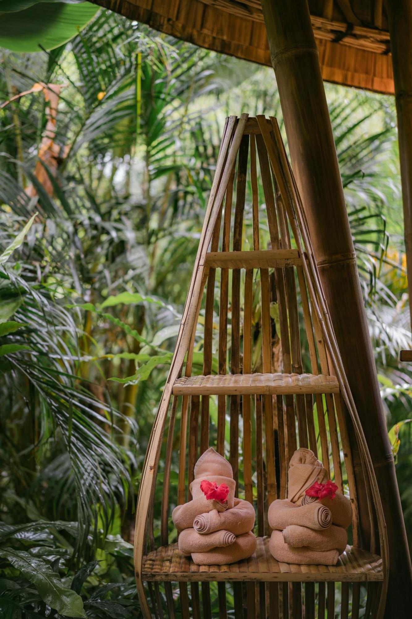 サイドメン Alamvaya Bali Bamboo Houseヴィラ エクステリア 写真