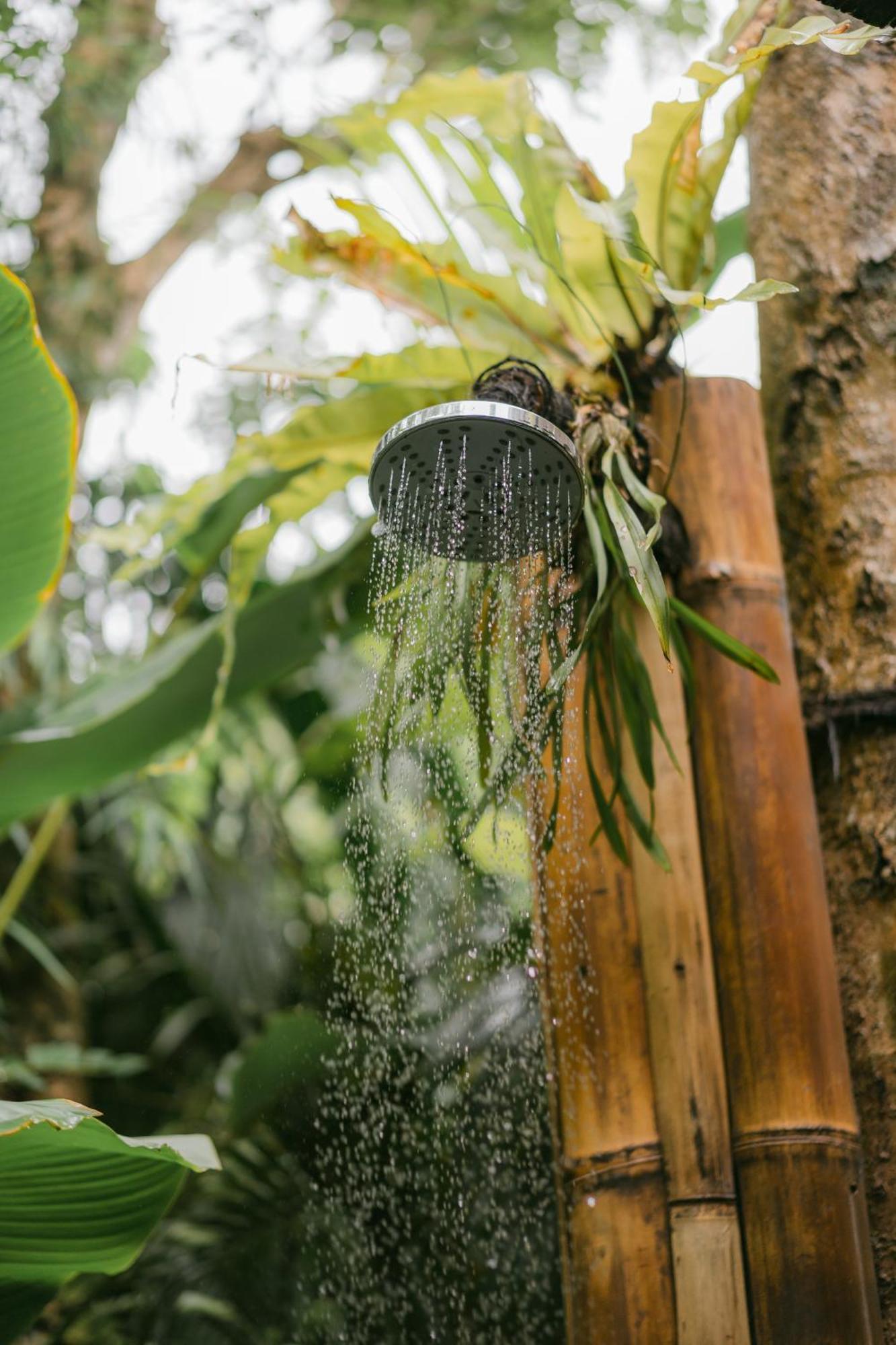 サイドメン Alamvaya Bali Bamboo Houseヴィラ エクステリア 写真