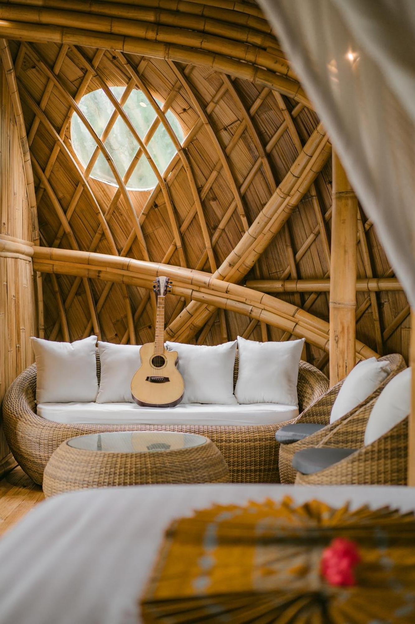 サイドメン Alamvaya Bali Bamboo Houseヴィラ エクステリア 写真