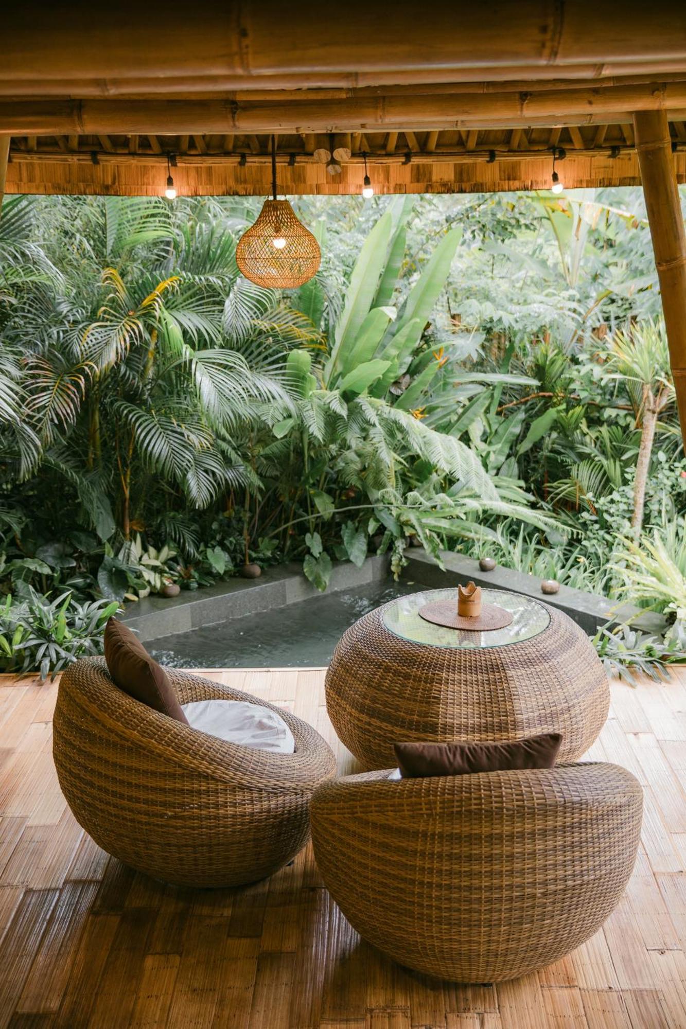 サイドメン Alamvaya Bali Bamboo Houseヴィラ エクステリア 写真