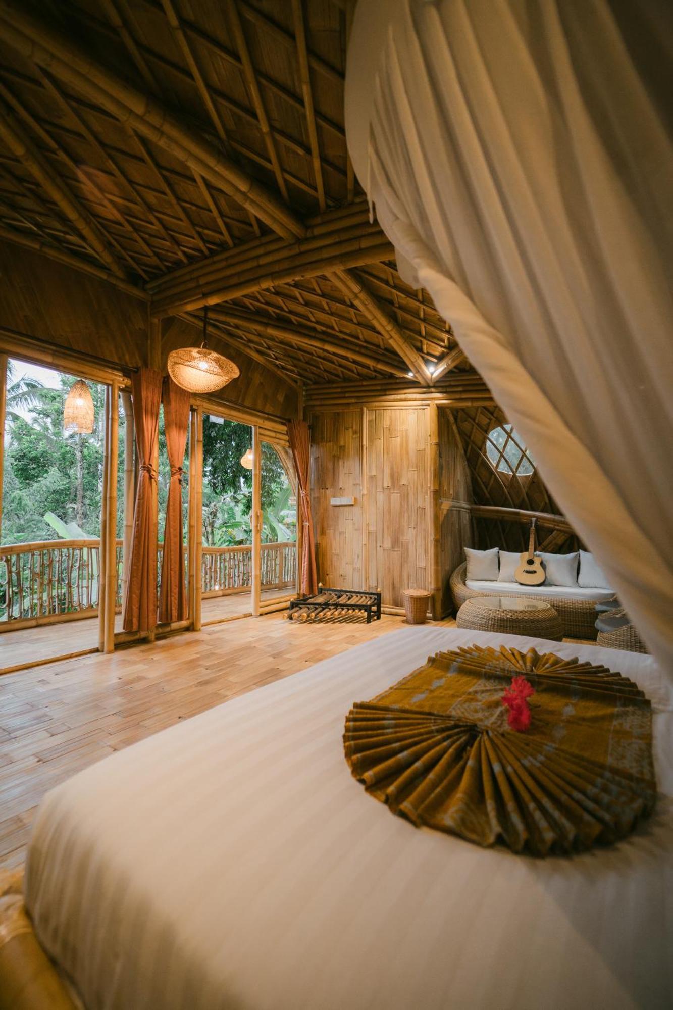 サイドメン Alamvaya Bali Bamboo Houseヴィラ エクステリア 写真