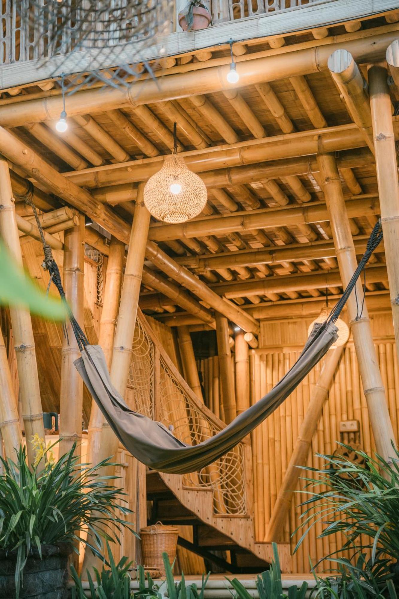 サイドメン Alamvaya Bali Bamboo Houseヴィラ エクステリア 写真