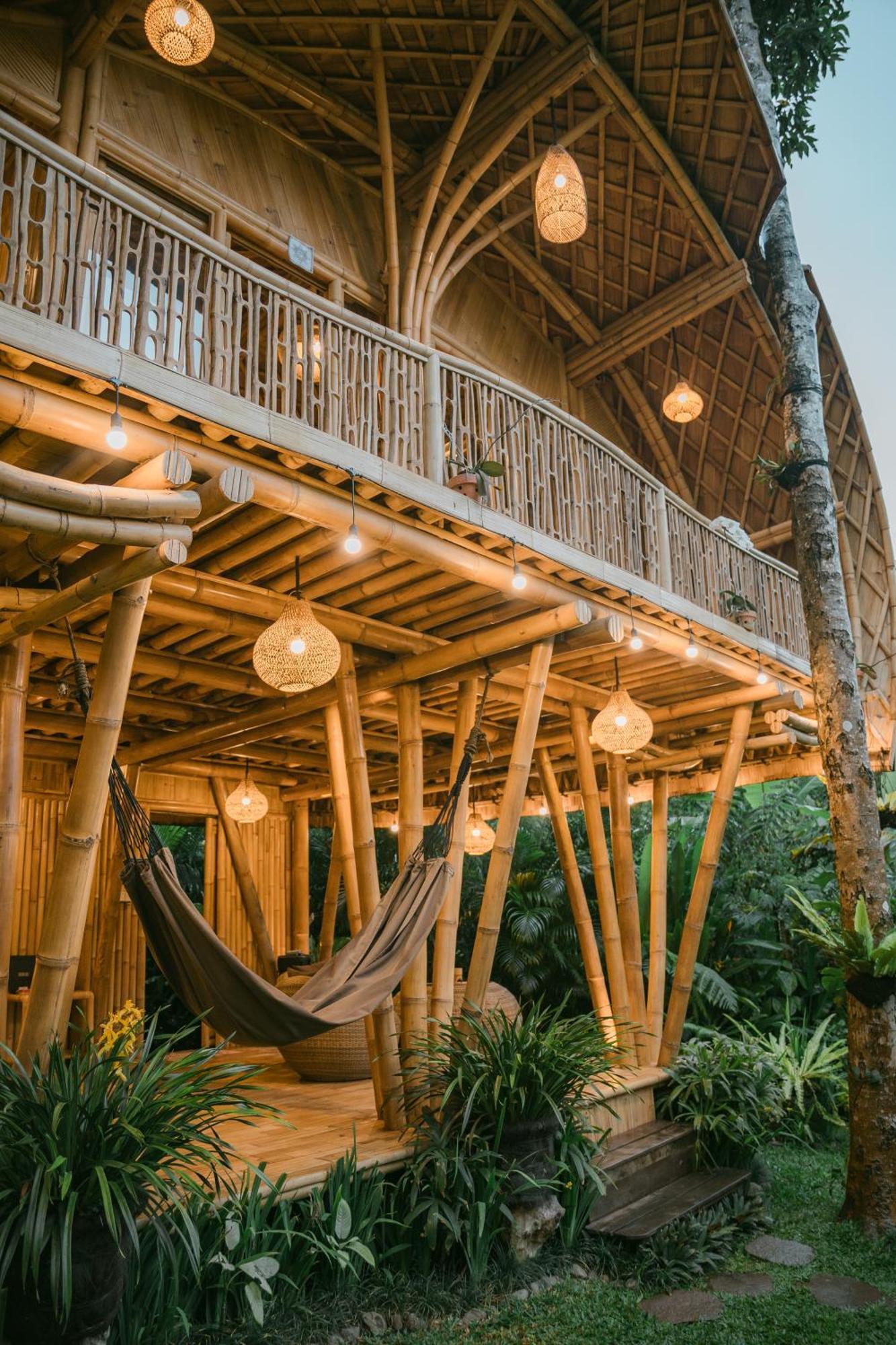 サイドメン Alamvaya Bali Bamboo Houseヴィラ エクステリア 写真