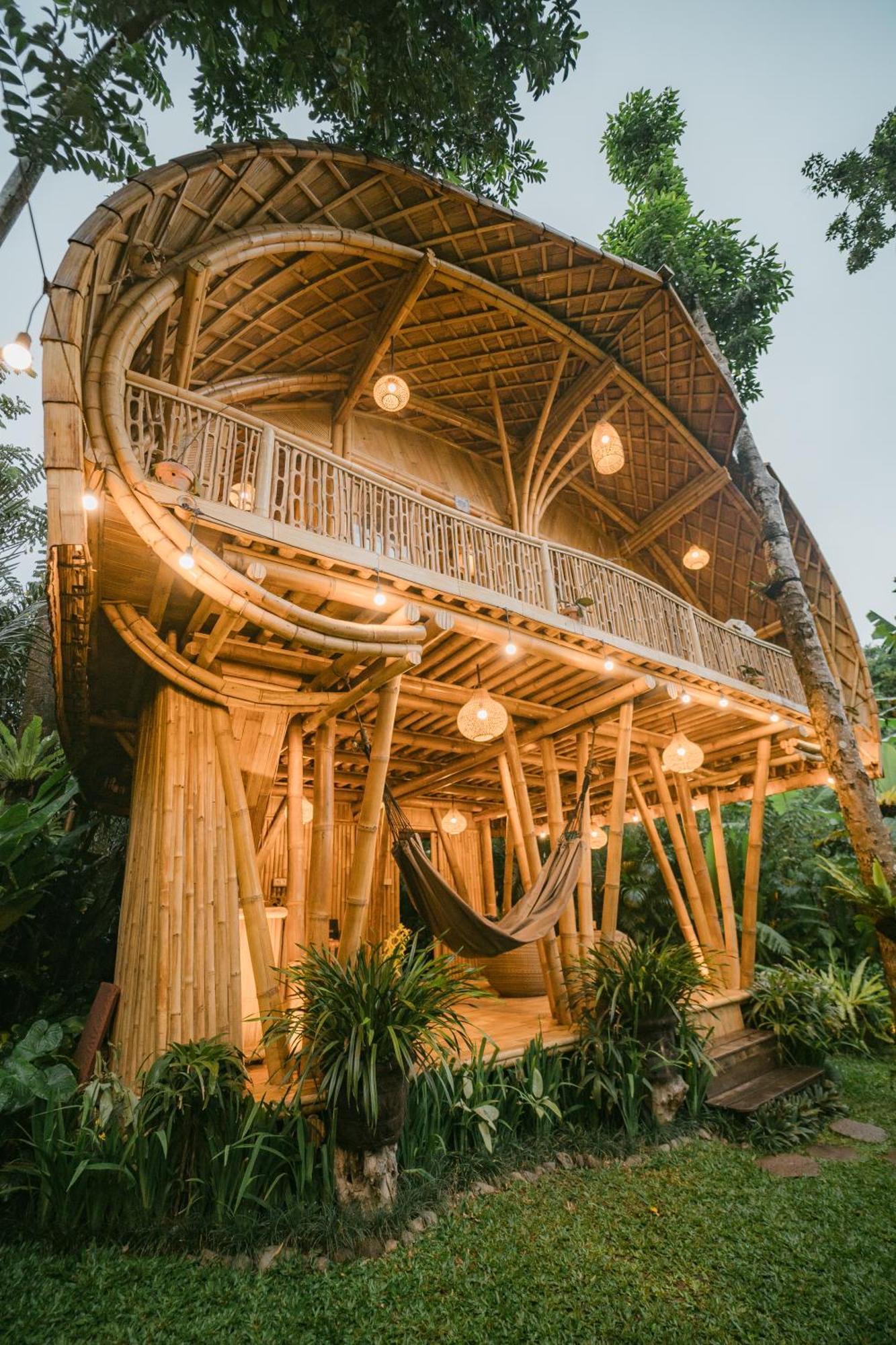 サイドメン Alamvaya Bali Bamboo Houseヴィラ エクステリア 写真