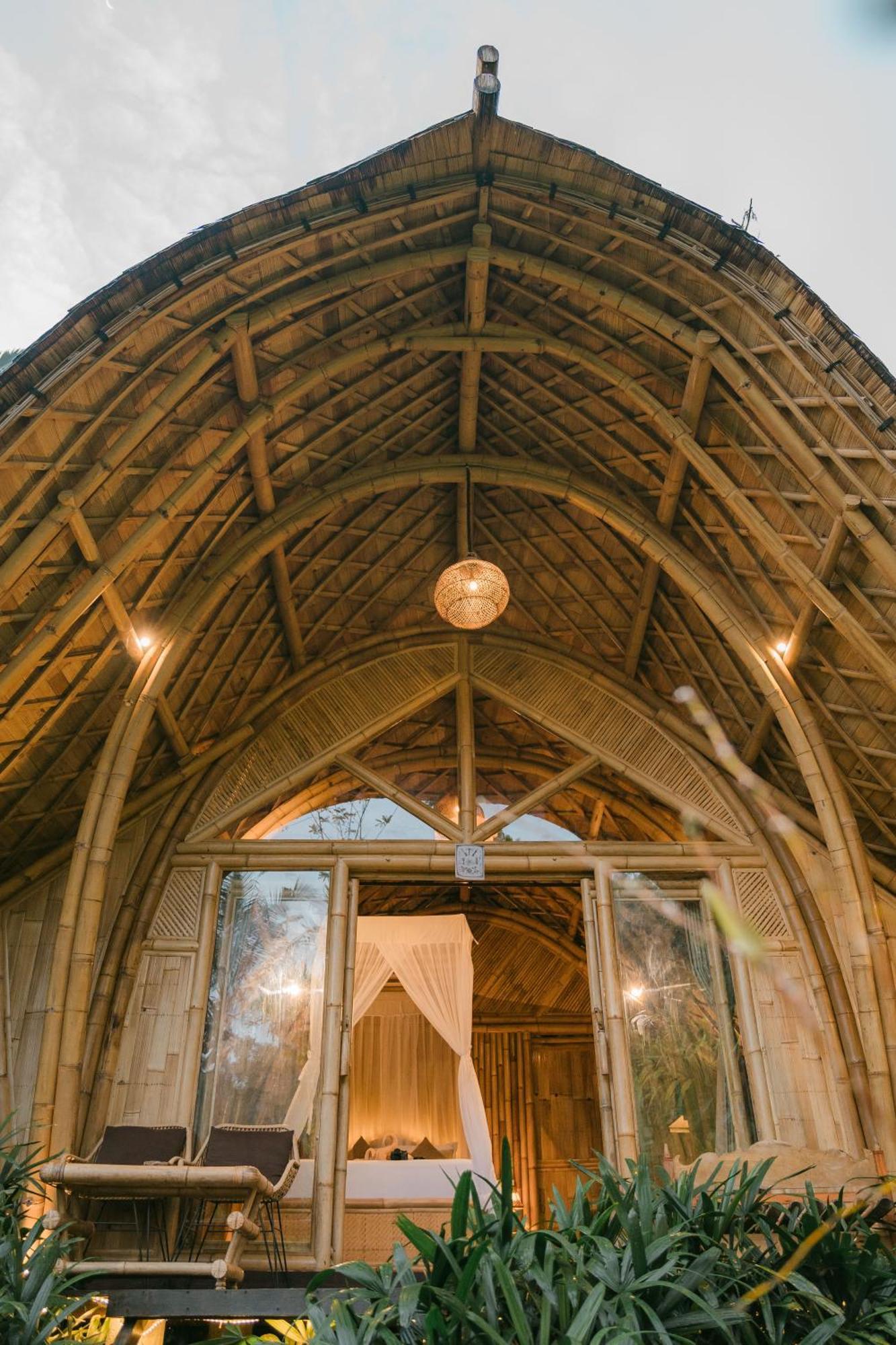 サイドメン Alamvaya Bali Bamboo Houseヴィラ エクステリア 写真